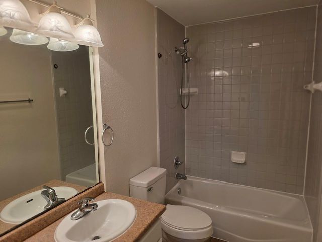 3308 Elija ST B, Austin, TX 78745