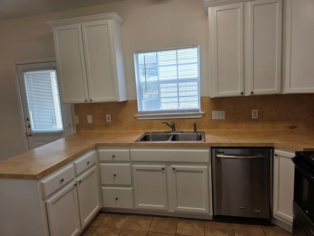 3308 Elija ST B, Austin, TX 78745