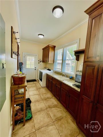 156 Lake Oglethorpe Drive, Arnoldsville, GA 30619