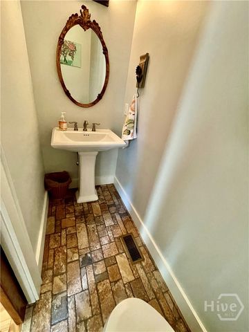 156 Lake Oglethorpe Drive, Arnoldsville, GA 30619