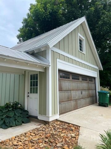 156 Lake Oglethorpe Drive, Arnoldsville, GA 30619