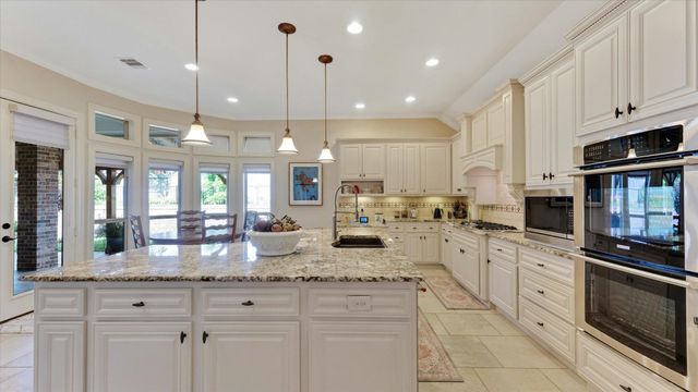 2126 Graystone Hills Drive, Conroe, TX 77304