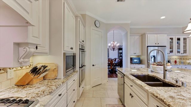 2126 Graystone Hills Drive, Conroe, TX 77304