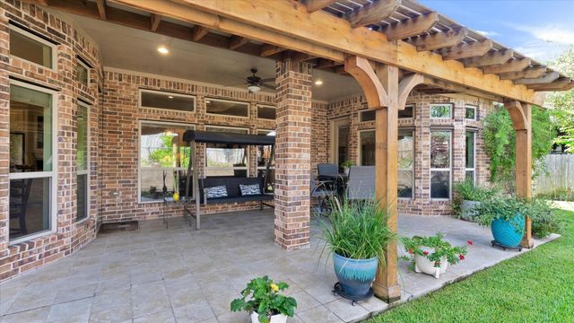 2126 Graystone Hills Drive, Conroe, TX 77304