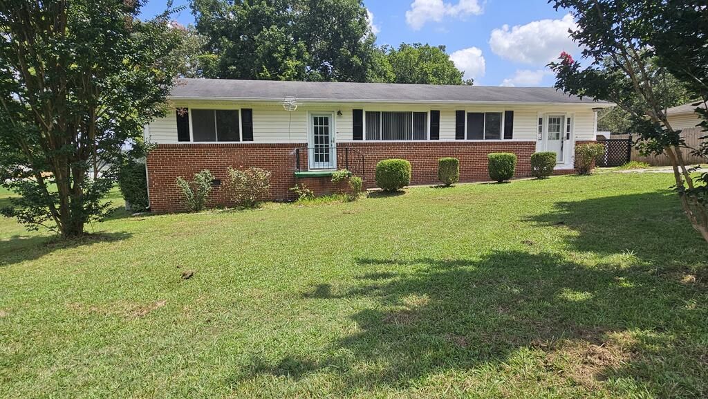 155 Lake Avenue, Ringgold, GA 30736