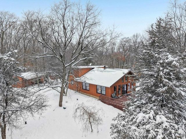 S5315 Sleepy Hollow Road, Baraboo, WI 53913