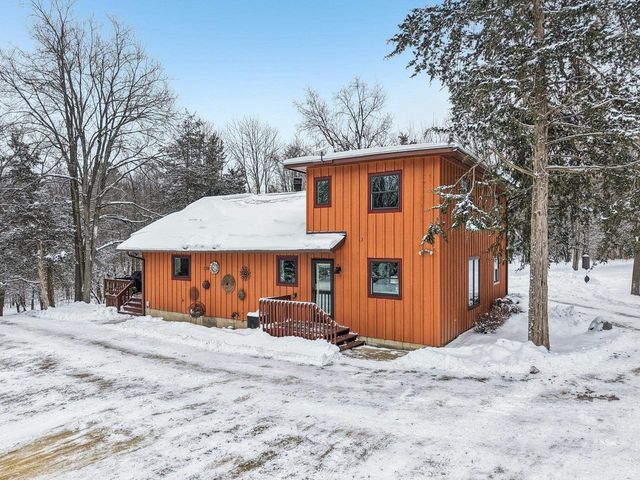 S5315 Sleepy Hollow Road, Baraboo, WI 53913
