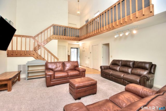 21 Hearthstone Drive 21, Brookfield, CT 06804