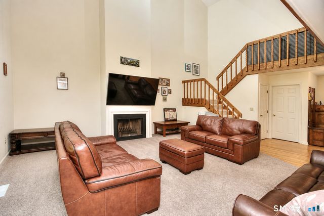 21 Hearthstone Drive 21, Brookfield, CT 06804