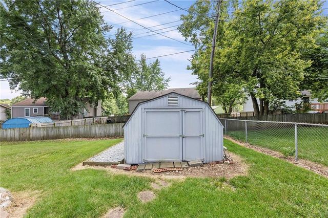 507 London Way, Belton, MO 64012