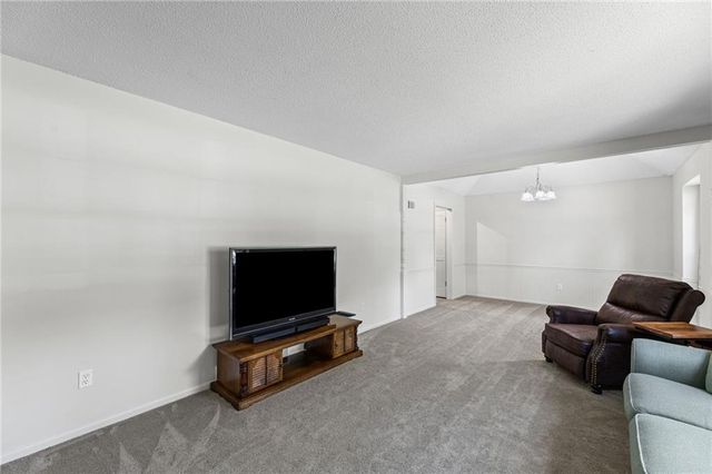 507 London Way, Belton, MO 64012