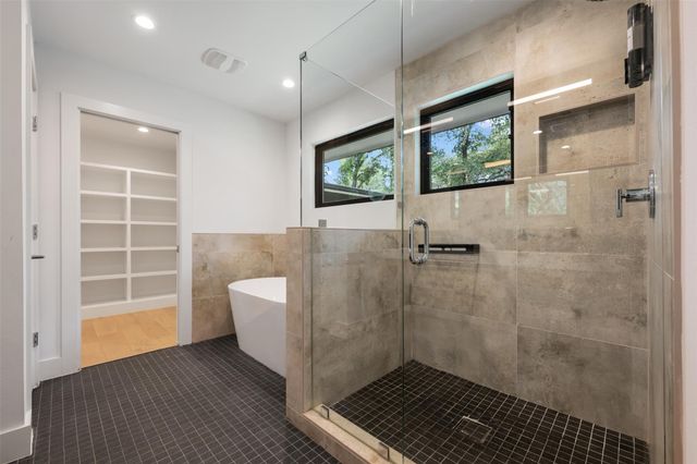 8900 Point West DR, Austin, TX 78759