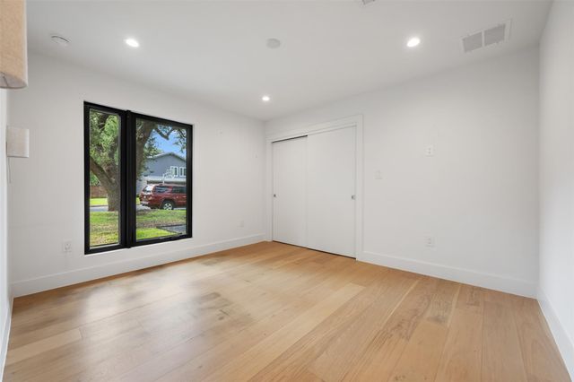 8900 Point West DR, Austin, TX 78759
