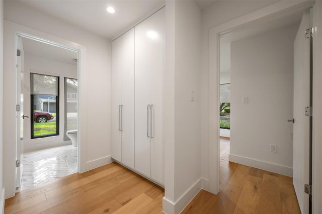 8900 Point West DR, Austin, TX 78759