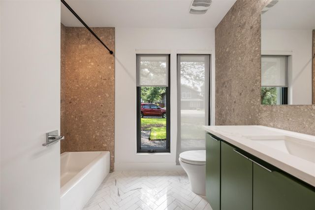 8900 Point West DR, Austin, TX 78759