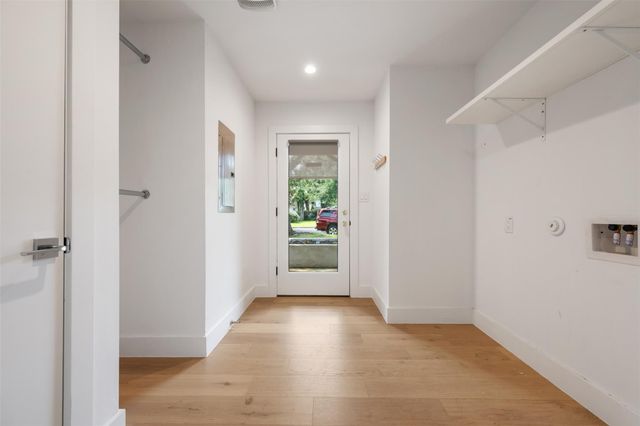 8900 Point West DR, Austin, TX 78759