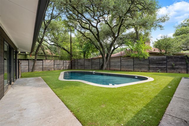 8900 Point West DR, Austin, TX 78759