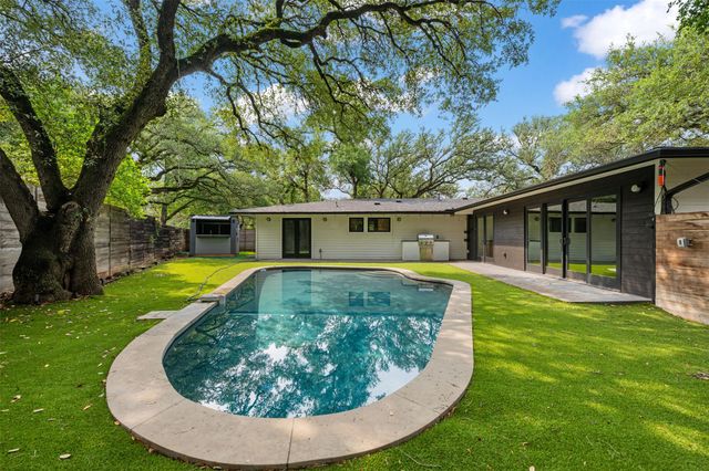 8900 Point West DR, Austin, TX 78759