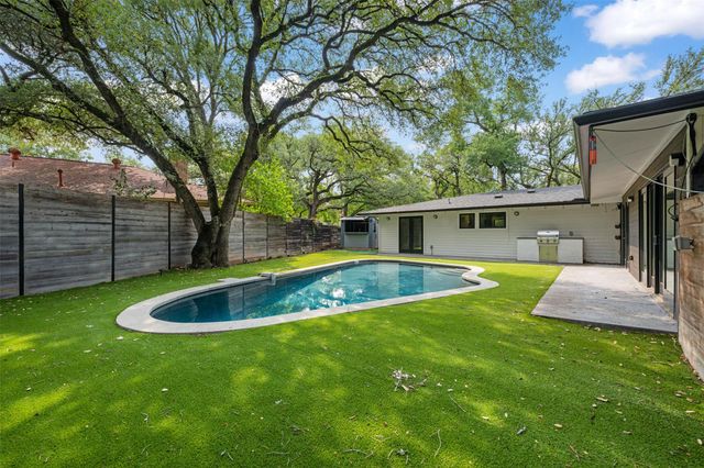 8900 Point West DR, Austin, TX 78759