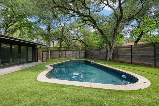8900 Point West DR, Austin, TX 78759