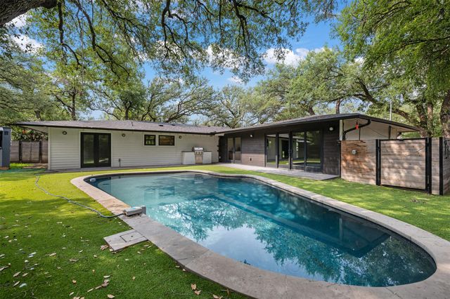8900 Point West DR, Austin, TX 78759