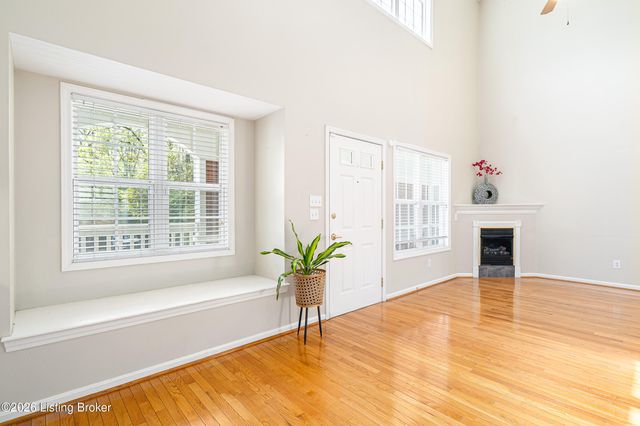 250 Crescent Hill Pl APT 201, Louisville, KY 40206