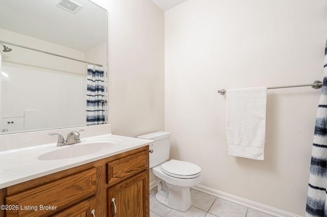 250 Crescent Hill Pl APT 201, Louisville, KY 40206
