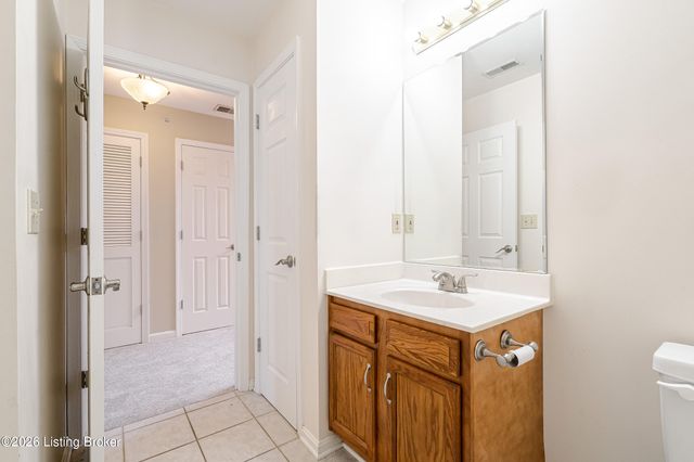 250 Crescent Hill Pl APT 201, Louisville, KY 40206