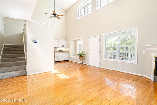 250 Crescent Hill Pl APT 201, Louisville, KY 40206
