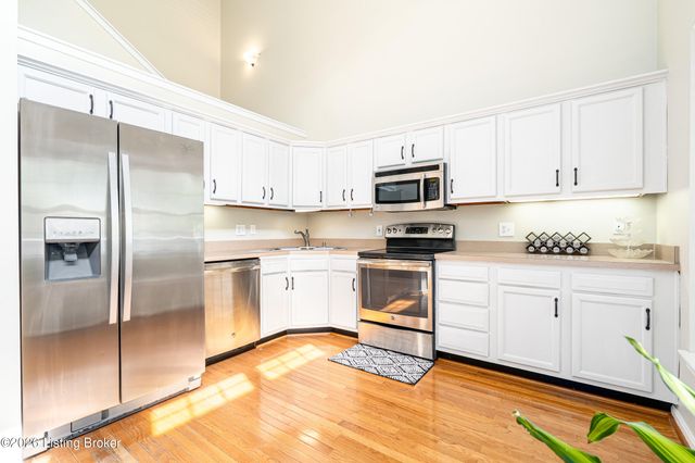 250 Crescent Hill Pl APT 201, Louisville, KY 40206