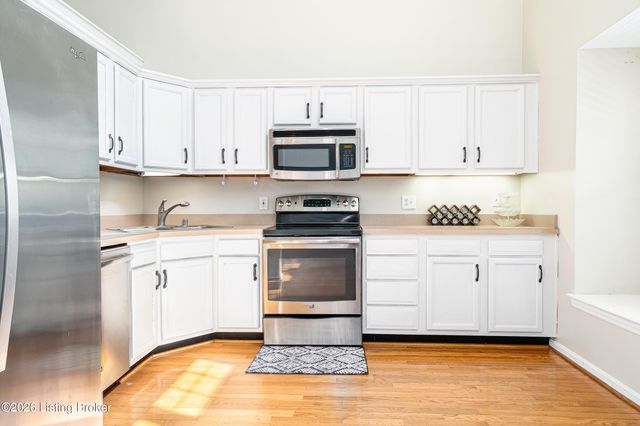250 Crescent Hill Pl APT 201, Louisville, KY 40206