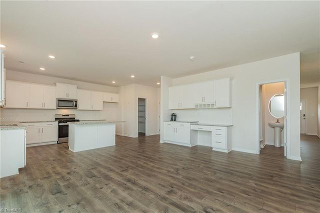 8500 Cripplegate Trace, Browns Summit, NC 27214