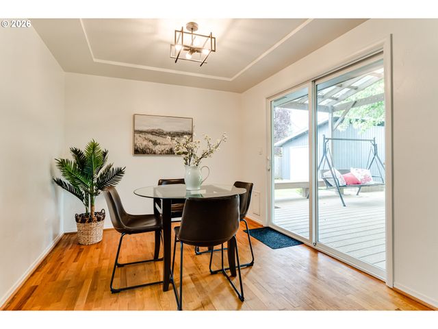 2750 VILLA Way, Springfield, OR 97477