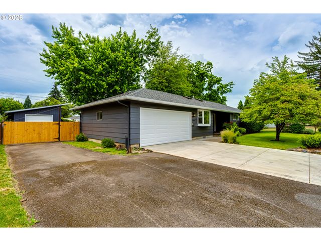 2750 VILLA Way, Springfield, OR 97477
