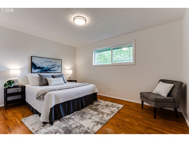 2750 VILLA Way, Springfield, OR 97477