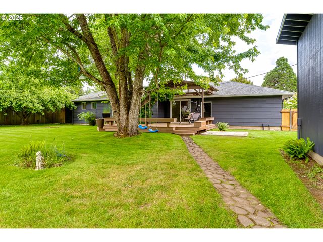2750 VILLA Way, Springfield, OR 97477