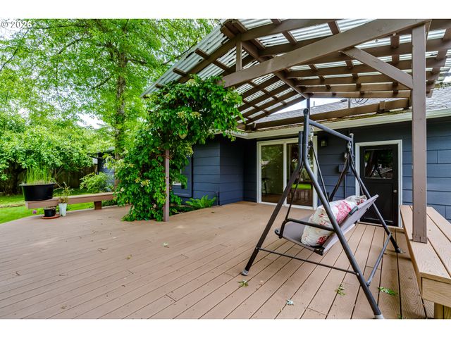 2750 VILLA Way, Springfield, OR 97477