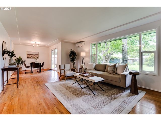 2750 VILLA Way, Springfield, OR 97477