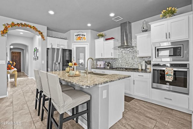 13660 Ness Avenue, Horizon City, TX 79928