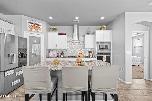 13660 Ness Avenue, Horizon City, TX 79928