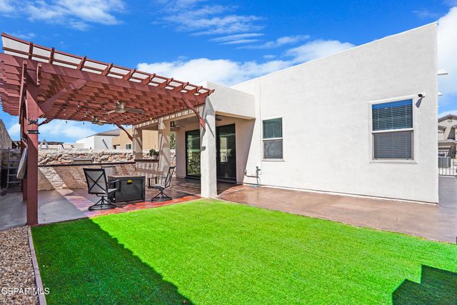 13660 Ness Avenue, Horizon City, TX 79928