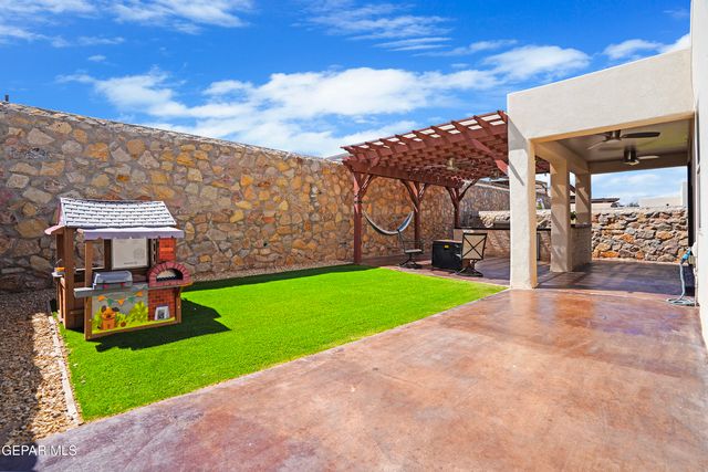 13660 Ness Avenue, Horizon City, TX 79928