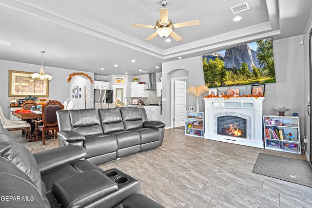 13660 Ness Avenue, Horizon City, TX 79928