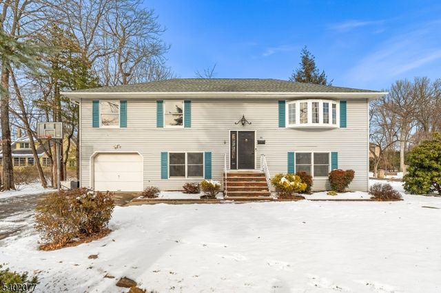 92 Mandeville Ave, Pequannock Twp., NJ 07440