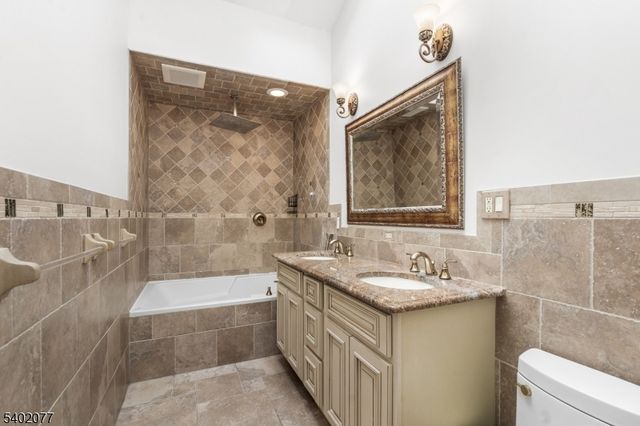 92 Mandeville Ave, Pequannock Twp., NJ 07440