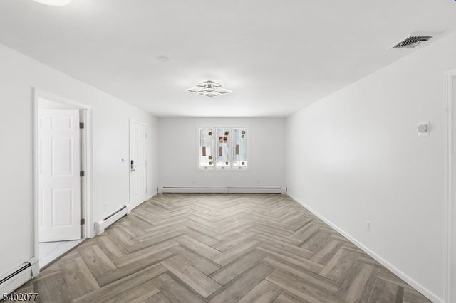 92 Mandeville Ave, Pequannock Twp., NJ 07440