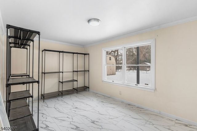 92 Mandeville Ave, Pequannock Twp., NJ 07440