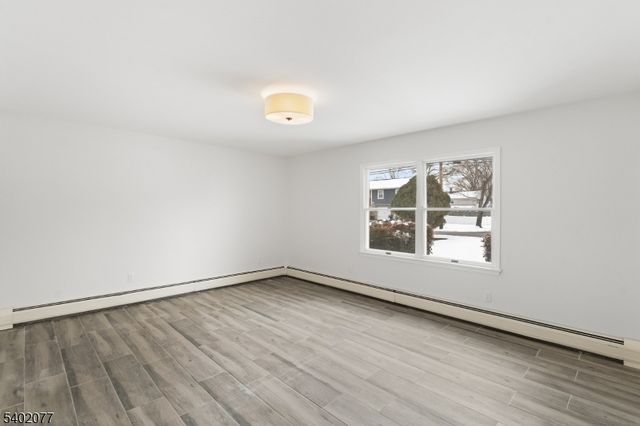 92 Mandeville Ave, Pequannock Twp., NJ 07440