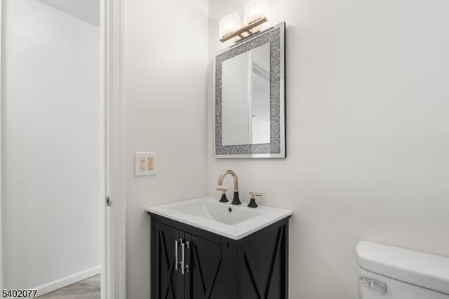 92 Mandeville Ave, Pequannock Twp., NJ 07440