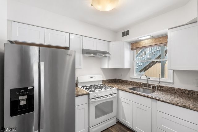 92 Mandeville Ave, Pequannock Twp., NJ 07440